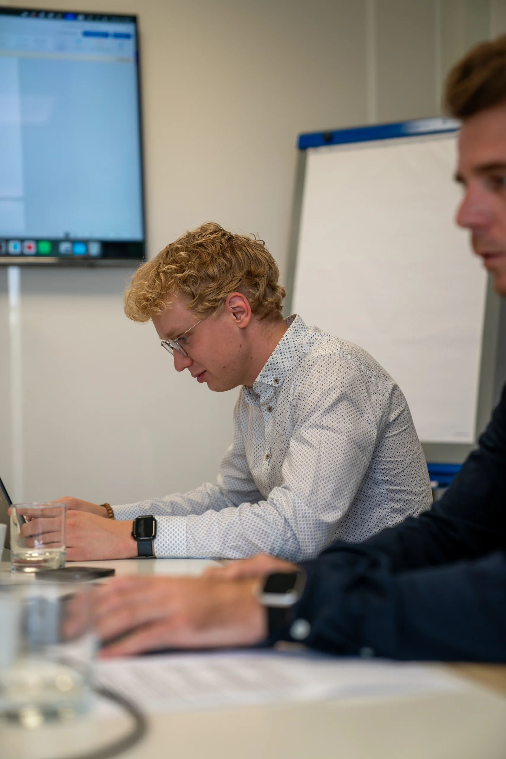 Geen bureau op afstand. Een partner die meebouwt.